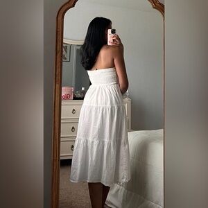 Excellent condition strapless but has loops for straps, not see through at all!